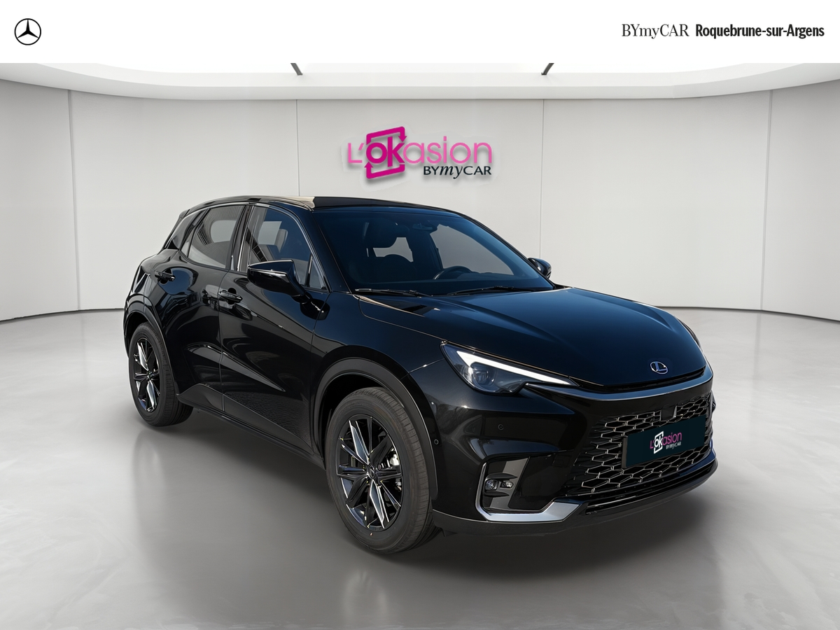 Lexus LBX 2WD — photo 7