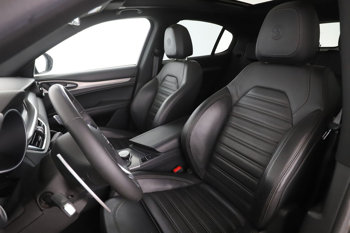 Alfa Romeo Stelvio 2.2 Diesel Q4 Super AT8 — photo 9