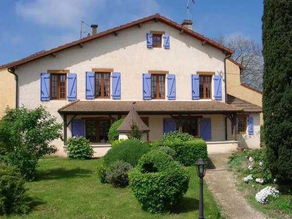 Maison avec 2 gîtes sur 2139 m² de terrain