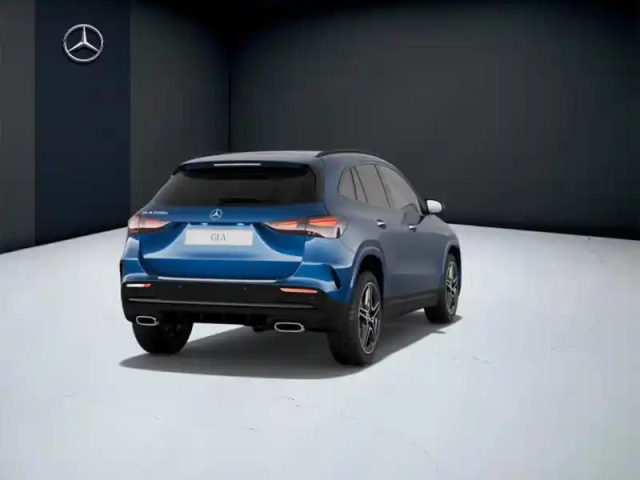 Mercedes Gla 200 d amg line — photo 22
