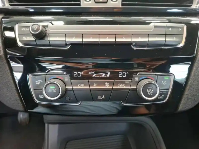 Bmw X1 sdrive 16d 116 ch — photo 27