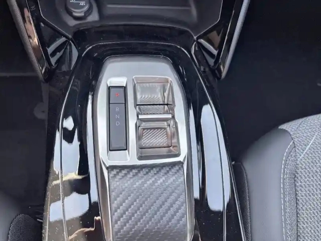 Peugeot 2008 hybrid 145 e-dcs6 — photo 50