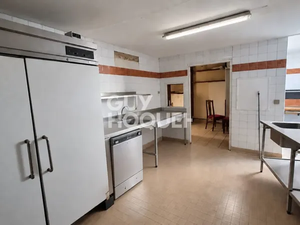 Murs commerciaux de 141 m² sur quai