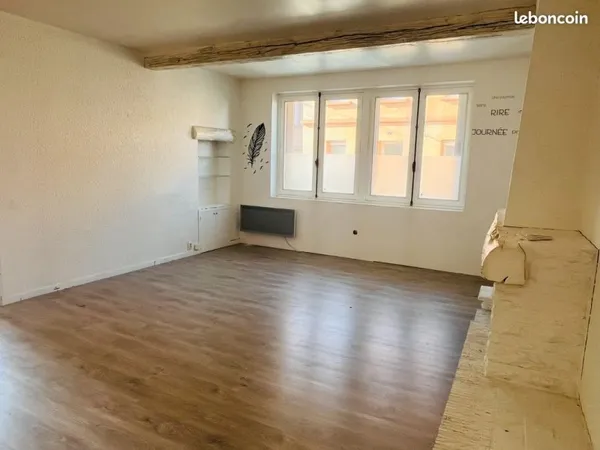 Maison T6 -centre village Lafrançaise - avec extérieur