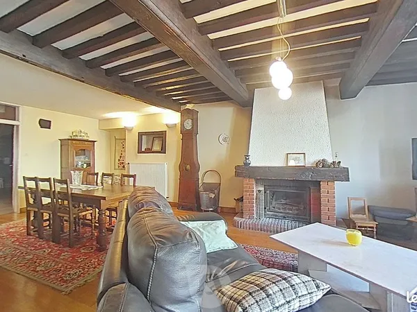 Maison 7 pièces 258 m²