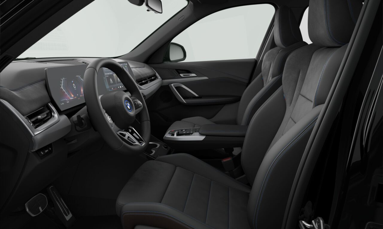 BMW iX1 eDrive20 — photo 4