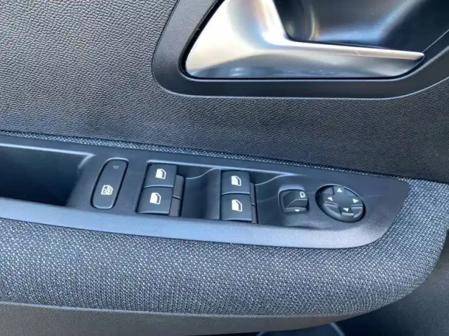 Peugeot 208 100 s&amp;s bvm6 — photo 18