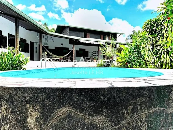 Maison d'architecte 6 pièces à Mogès Stoupan