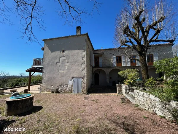 Maison 7 pièces 227 m²