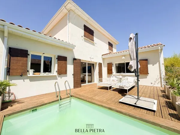 Vends maison - 94 m² - 4 pièces, 3 chambres - Sussargues 34160
