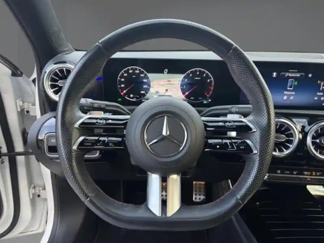 Mercedes Classe A 200 amg line — photo 13