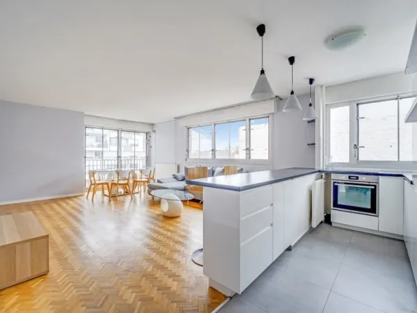 Appartement 2 pièces 64 m²