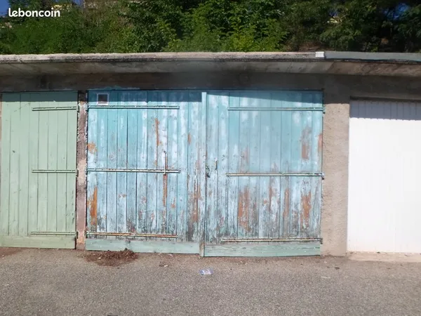 Box garage