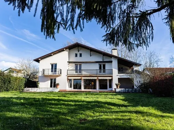 Maison d'architecte 6 chambres + appartement indépendant / Spa /Grand parc / Idéal Famille ou Invest