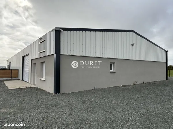 Local 590 m² Bazoges-en-Paillers