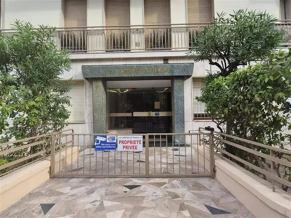 Local 59 m²