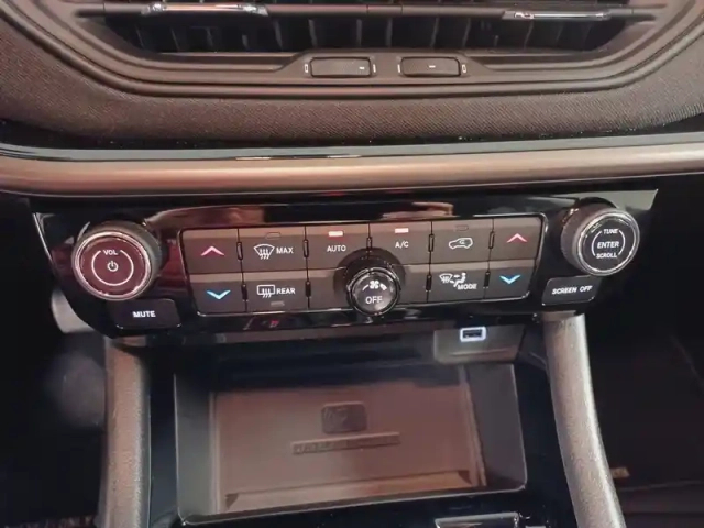 Jeep Compass 1.3 phev t4 240 ch 4xe eawd — photo 52