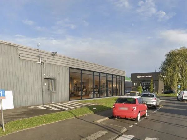 Local commercial IFS zone commerciale