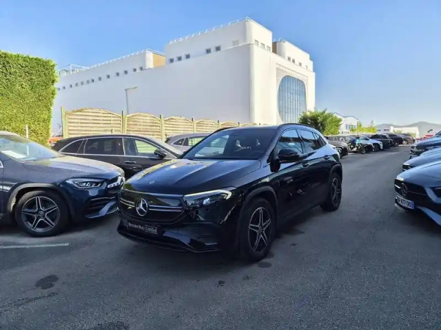 Mercedes Eqa 250 — photo 1