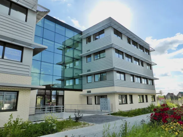 Local professionnel 186 m²