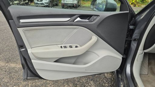 Audi A3 Berline 1.6 TDI 110 - Attraction – 2015 – 153772 km – Diesel – Boîte Manuelle — photo 18