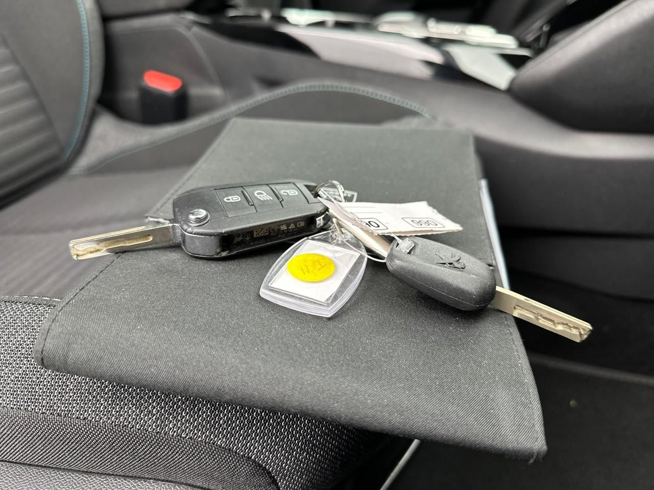 Peugeot 2008 puretech 130 s&s eat8 style — photo 3