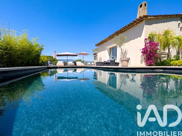 Maison 7 pièces 220 m²