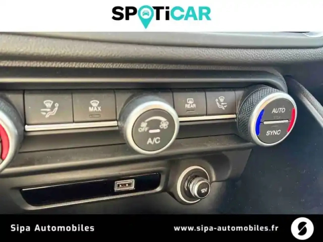 Alfa Romeo Giulia 2.2 160 ch at8 — photo 30