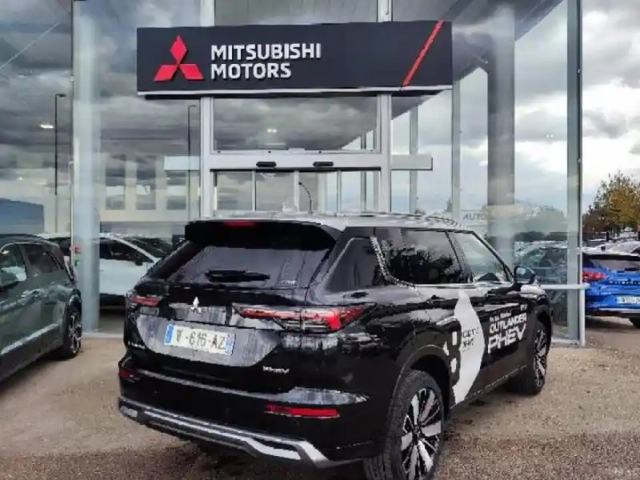 Mitsubishi Outlander 2.4 phev 306ch instyle 4wd — photo 5