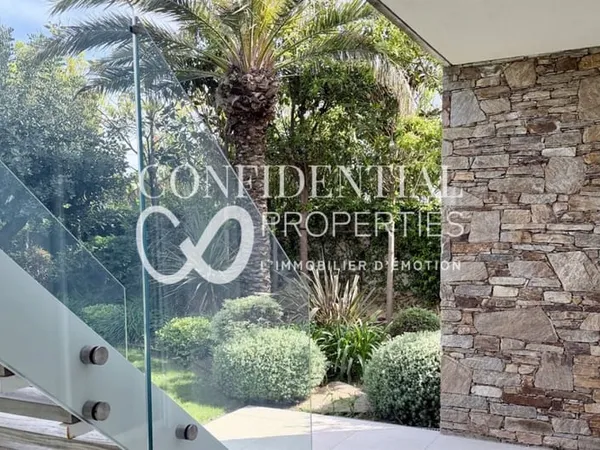Villa contemporaine, à quelques pas du centre et de la plage - 83240 CAVALAIRE SUR MER