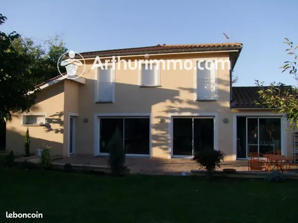 Villa 6 pièces 145 m²