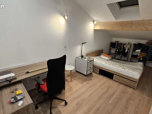 Chambre avec salle de bain privative