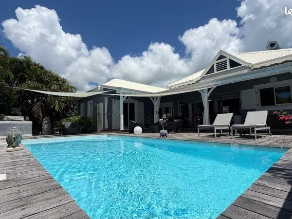 Sainte Anne, Gissac Vends Villa d'architecte, trois chambres piscine et son bungalow indépendant