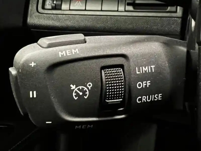 Peugeot 3008 1.2 puretech 130ch s&amp;s allure pack eat8 — photo 13