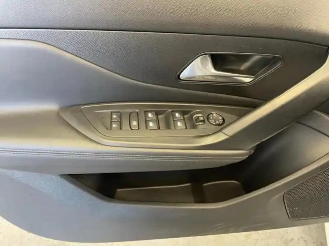 Peugeot 308 1.2 puretech 130ch s&amp;s allure pack — photo 14