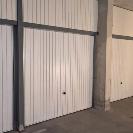 Garage fermé dans sous sol sécurisé
