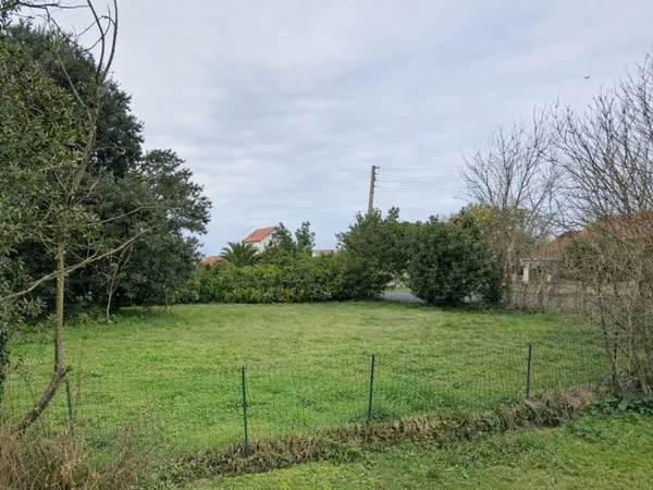 Terrain 610 m²