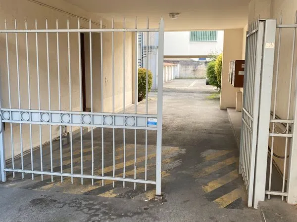 Box proche mairie Alfortville