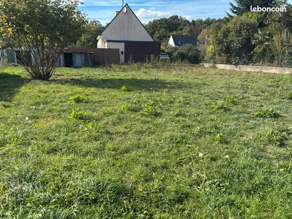 CAMORS : Terrain constructible avec assainissement installé