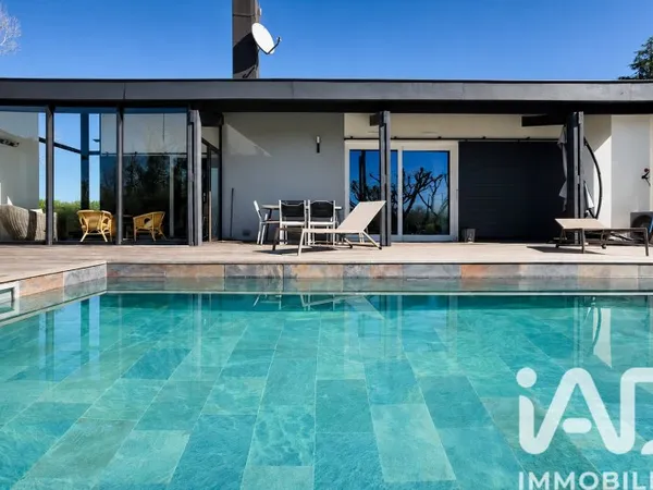Maison 7 pièces 237 m²