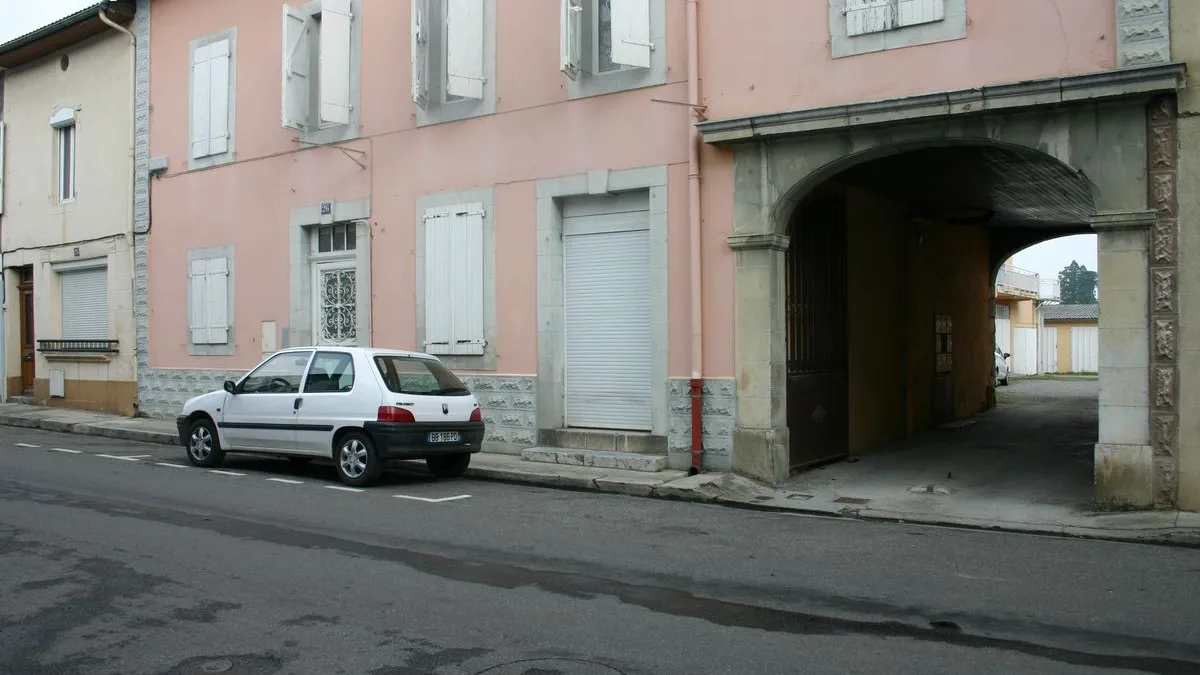 Photo 1