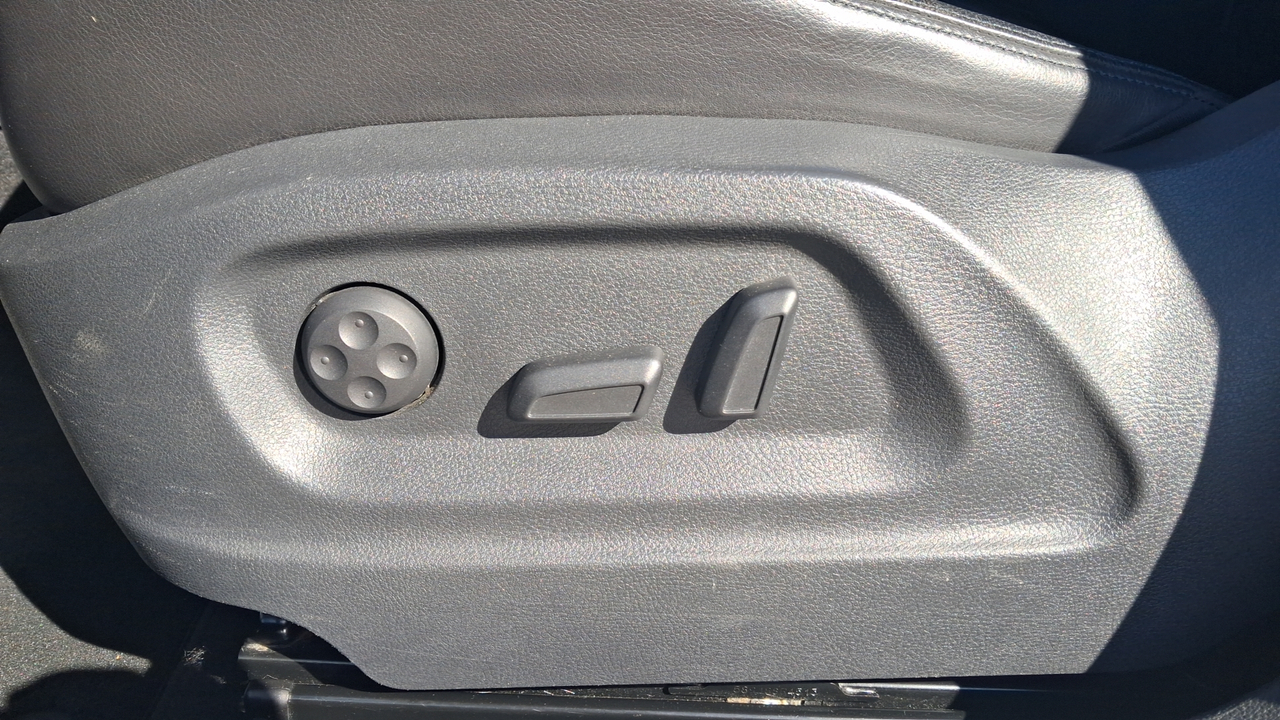 Volkswagen Tiguan 2.0 TDI 140 FAP BlueMotion Technology — photo 28