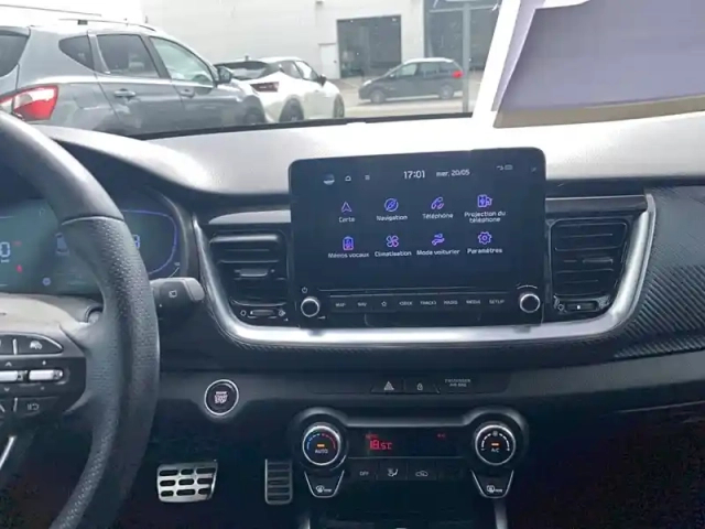 Kia Stonic 1.0 t-gdi 100 ch dct7 — photo 12