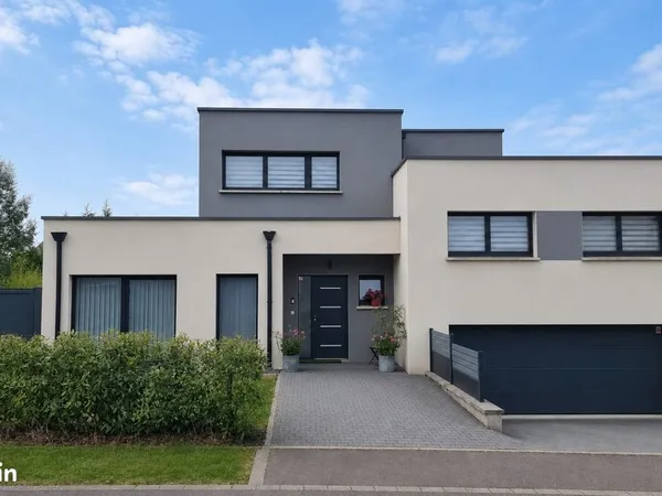 Notre maison familiale, contemporaine et au calme (2016) à Guénange Haut, 139m², 4 ch, piscine chauf