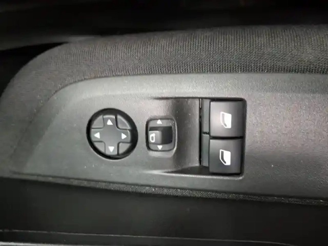 Peugeot 208 puretech 75 s&amp;s bvm5 — photo 20