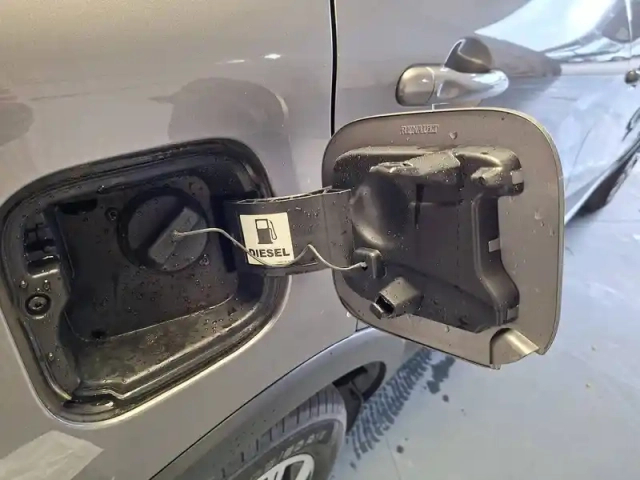 Renault Captur dci 90 energy edc — photo 33