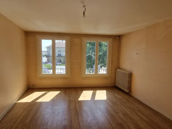 Appartement lumineux Place Gambetta ! Terrasse, cave et beaux volumes