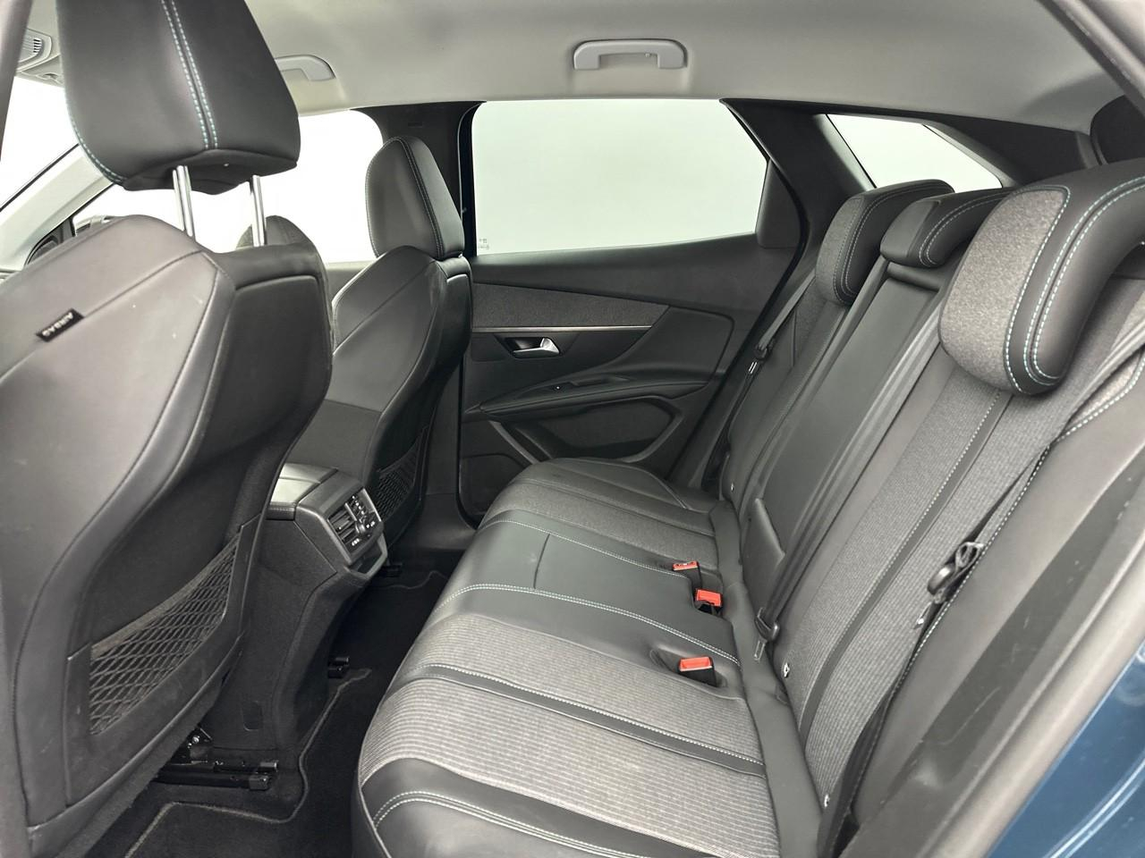 Peugeot 3008 hybrid 225 e-eat8 allure pack — photo 12