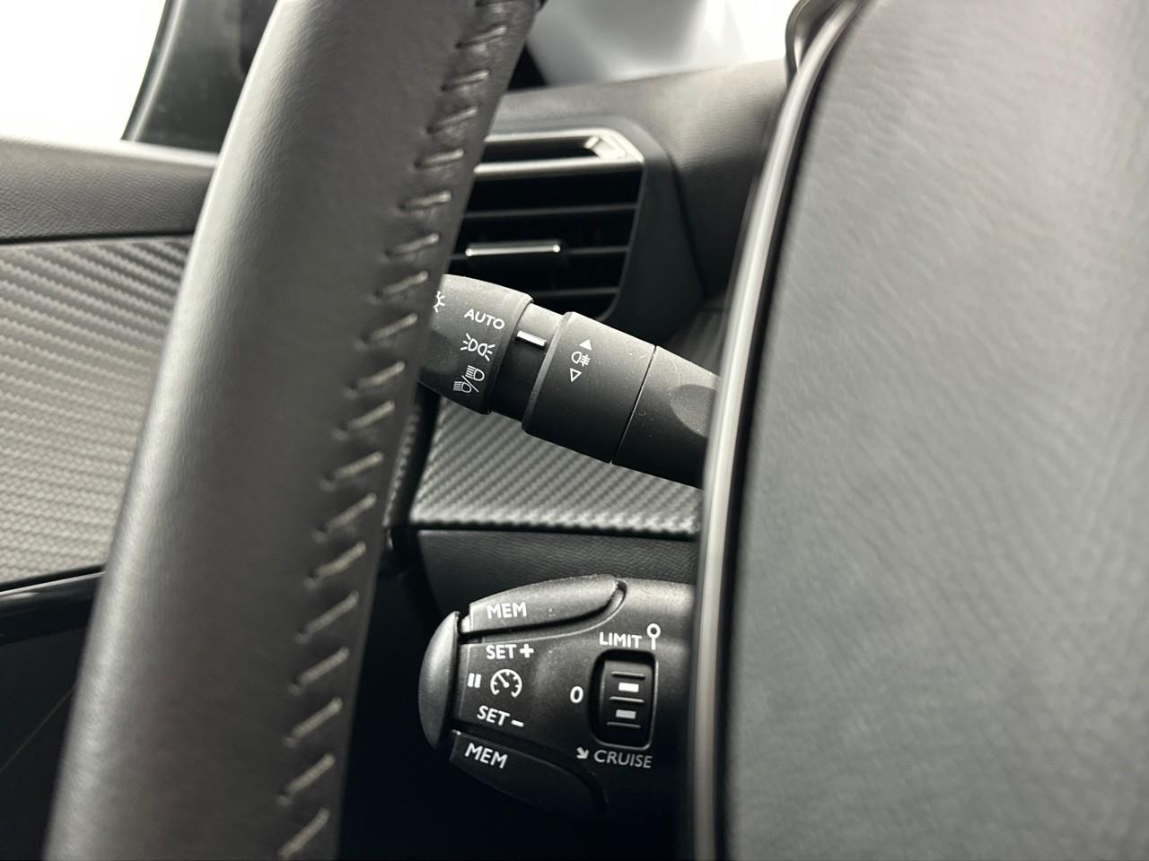 Peugeot 208 puretech 100 s&s bvm6 style — photo 19