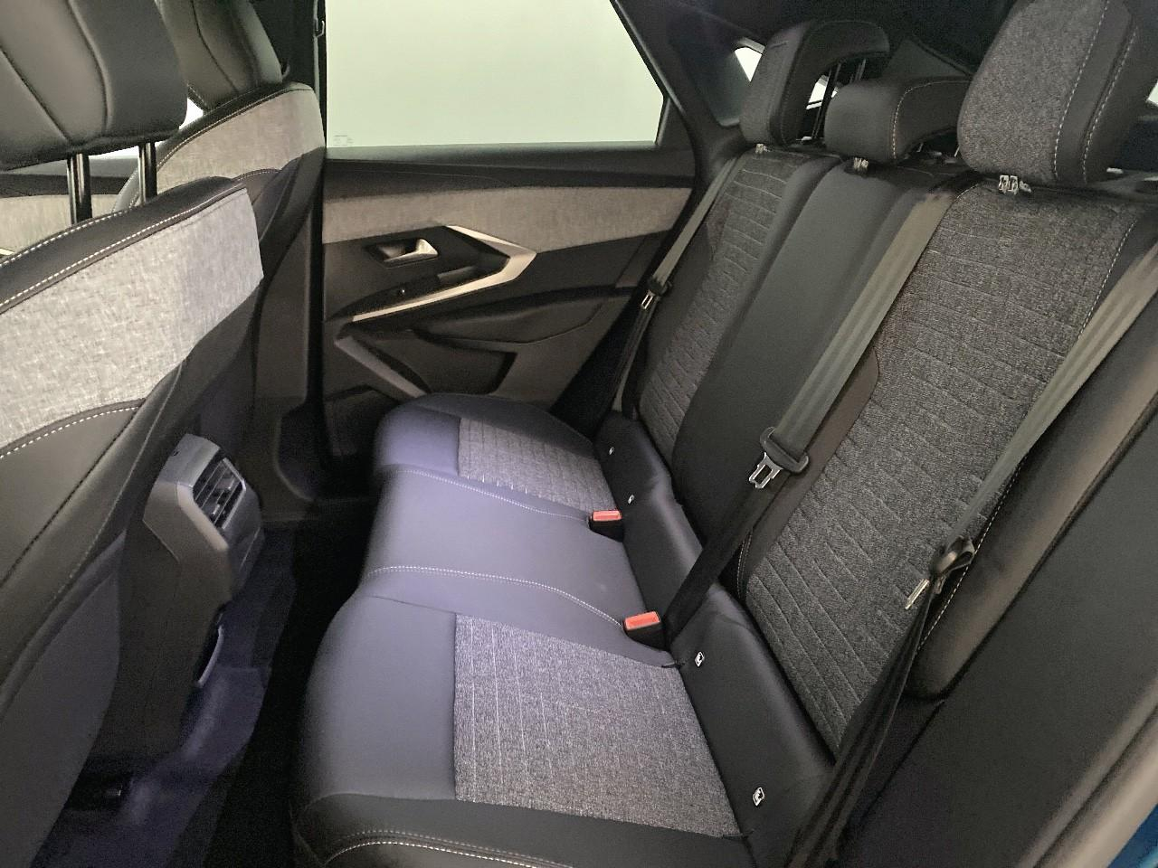 Peugeot 3008 electrique 210 ch 73 kwh allure — photo 10